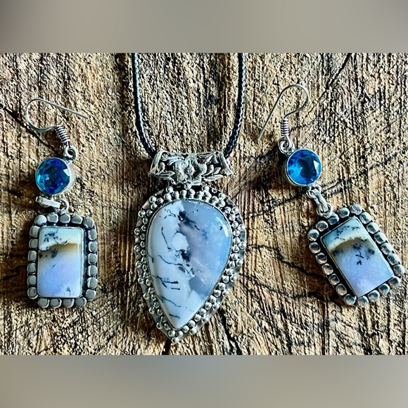 Dendritic Agate Pendant & Earrings Set - Picture 8 of 11